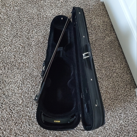 ๐ป Amati's Fine Instruments Model #100 Refurbished Violin Outfit - Picture 13 of 16